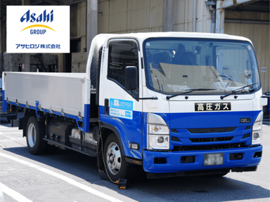 中型トラック＆アサヒグループロゴ